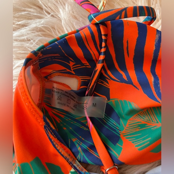 Two piece bikini - Picture 3 of 3